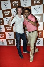Alexx O Neil, Siddharth Kannan at Sun Dance Party by Absolut Elyx in Mumbai on 21st Oct 2012 (84).JPG